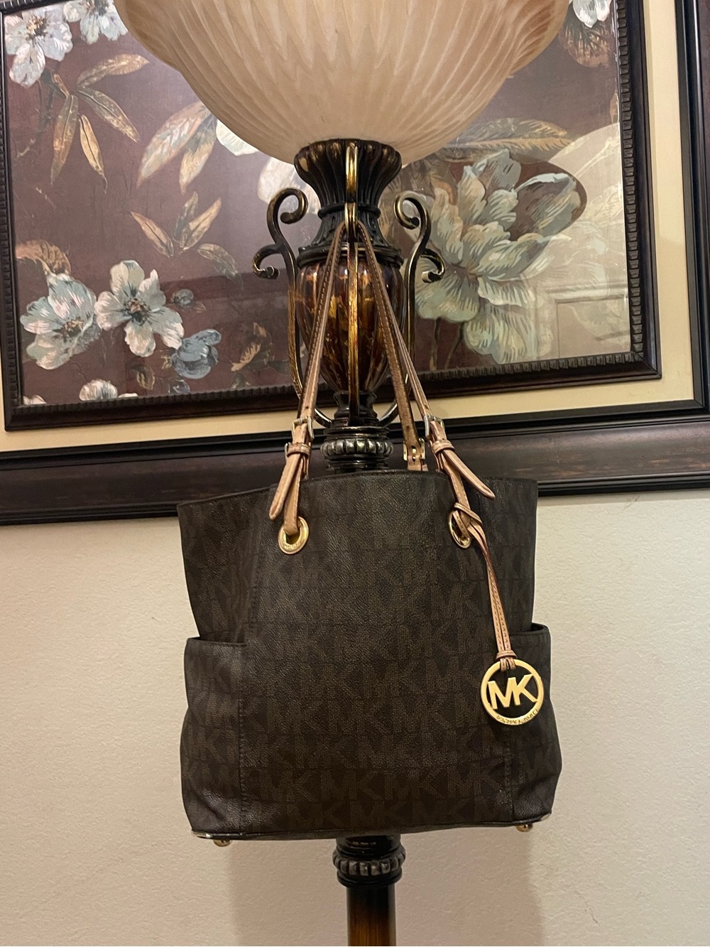 Michael Michael Kors please check all picture of condition
